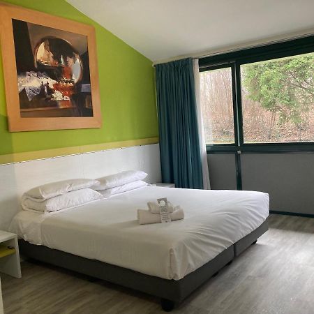 Green Hotel Motel Vergiate Eksteriør billede