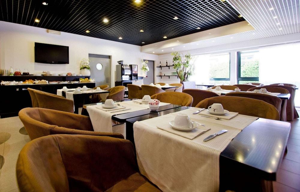 Green Hotel Motel Vergiate Eksteriør billede