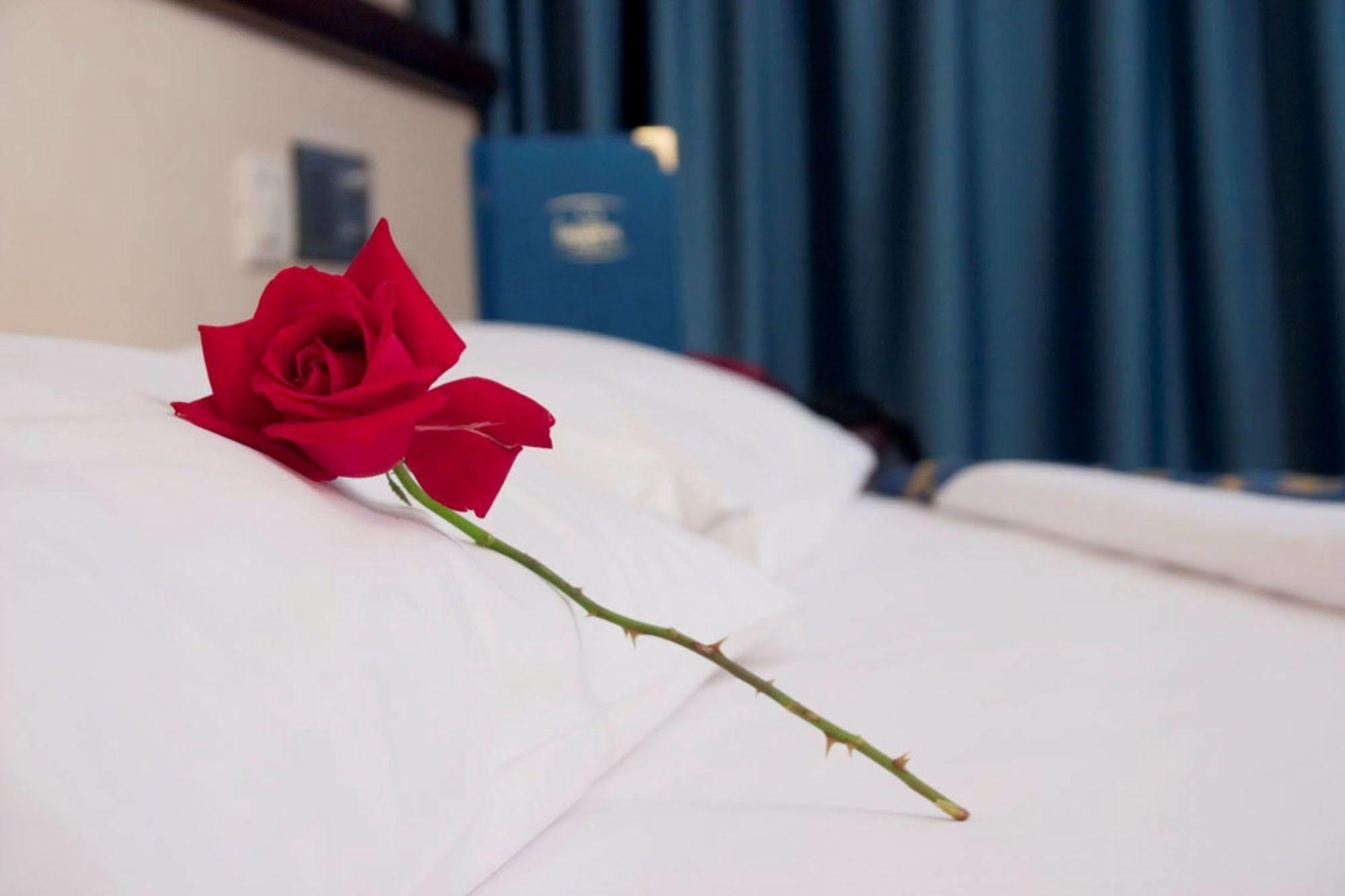 Green Hotel Motel Vergiate Eksteriør billede