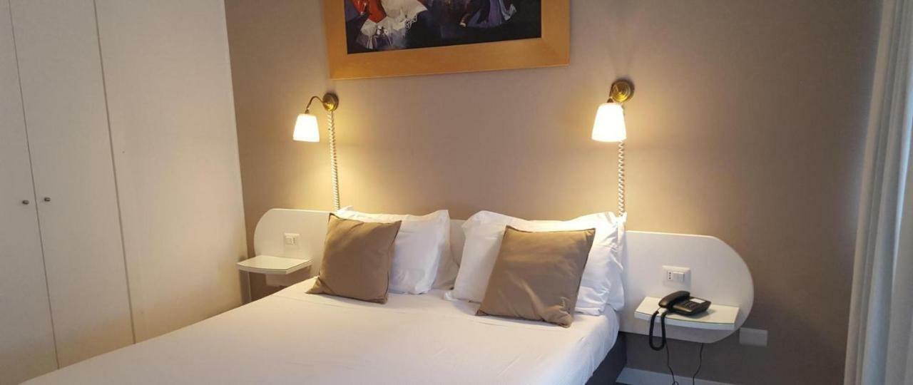 Green Hotel Motel Vergiate Eksteriør billede